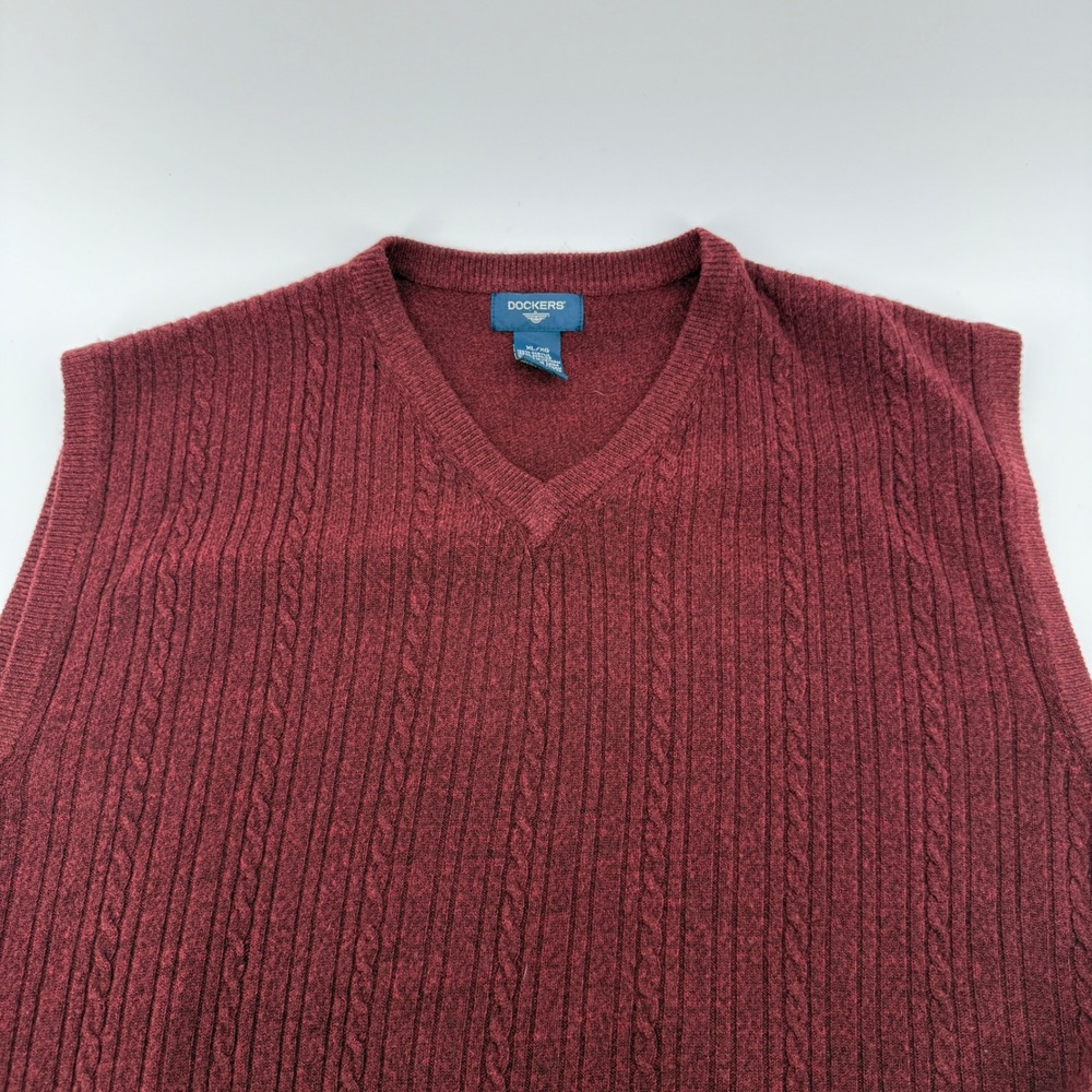 Dockers Mens Cable Knit V Neck Sleeveless Vest Sweater Burgundy XL